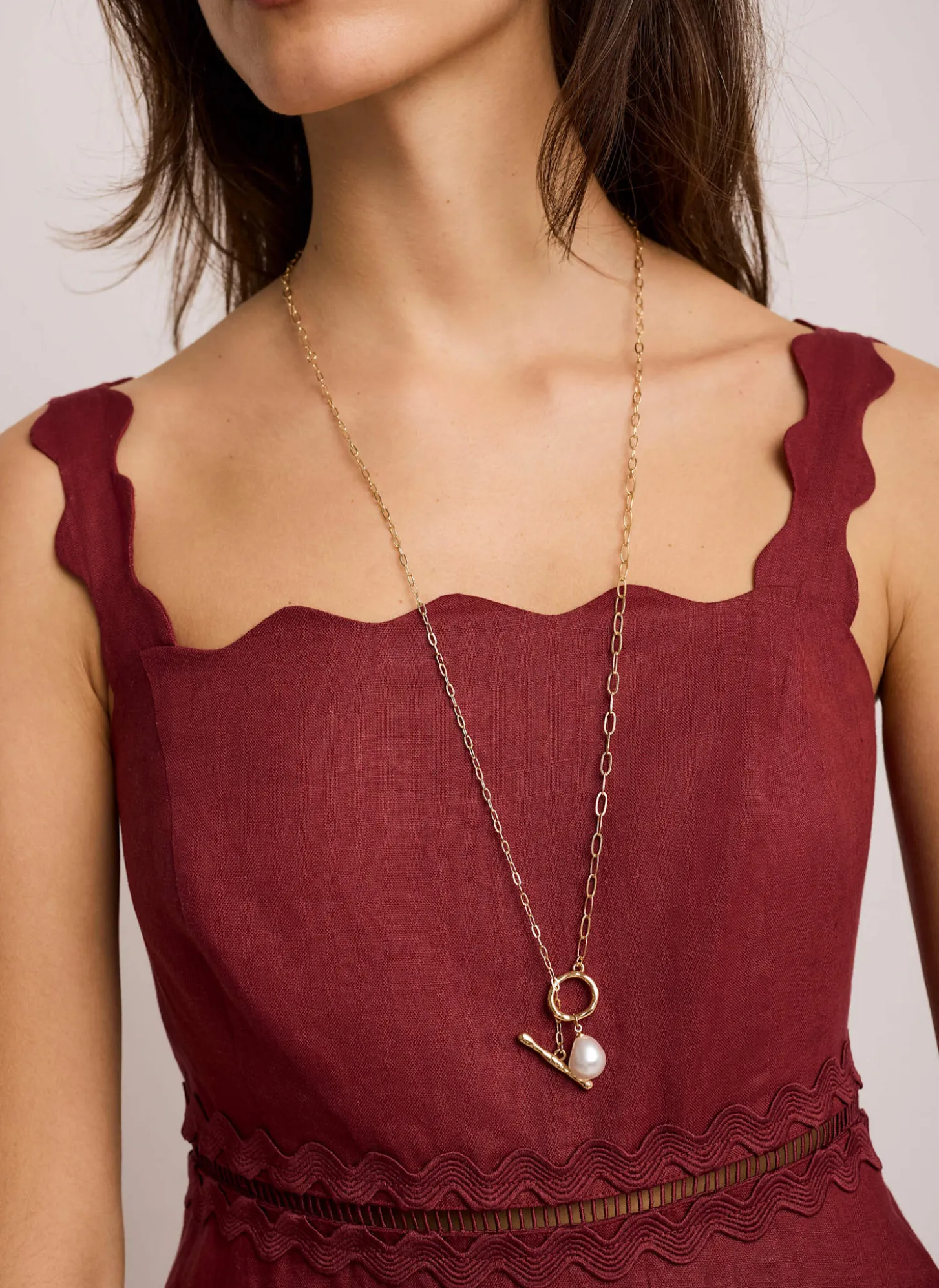 Gold Tone Pearl Lariat Style Necklace