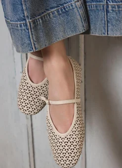 Tabi Cream Leather Ballet Flats