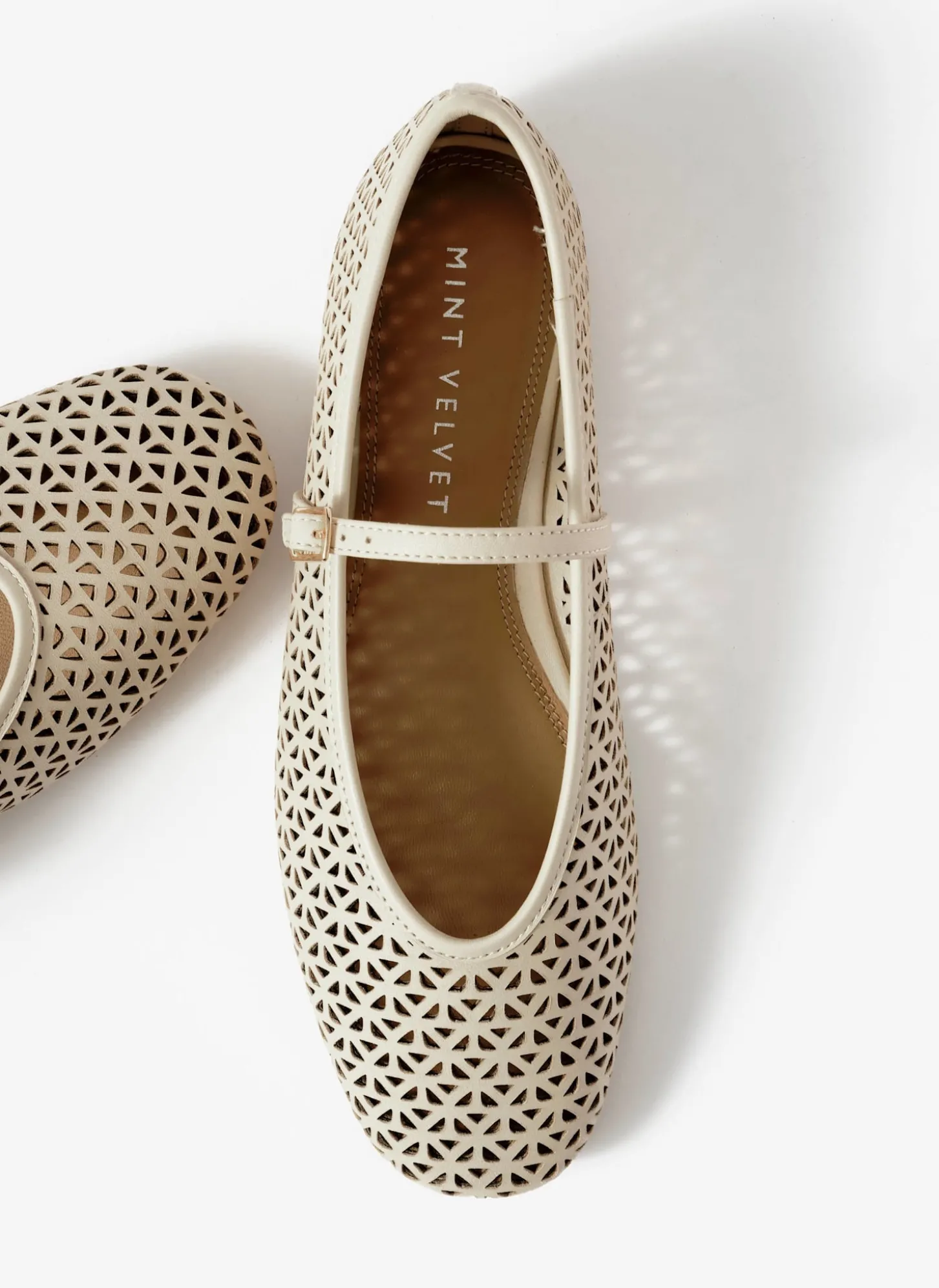 Tabi Cream Leather Ballet Flats