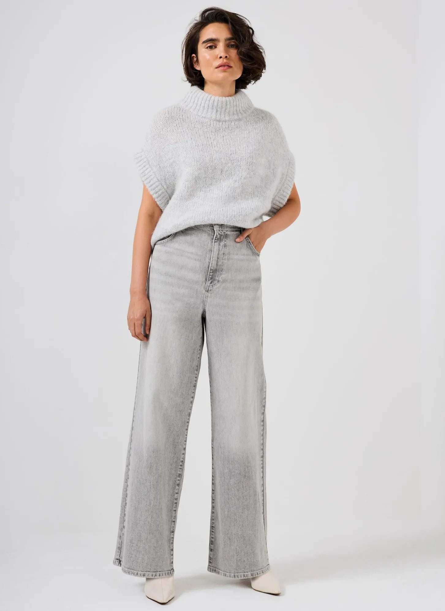 Washed Grey Wide Jeans