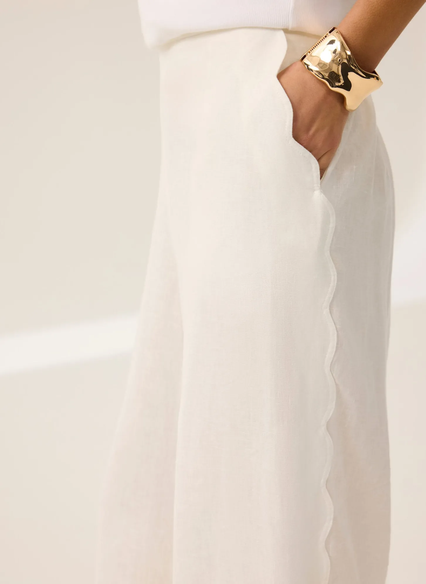 White Linen Scallop Trim Trousers